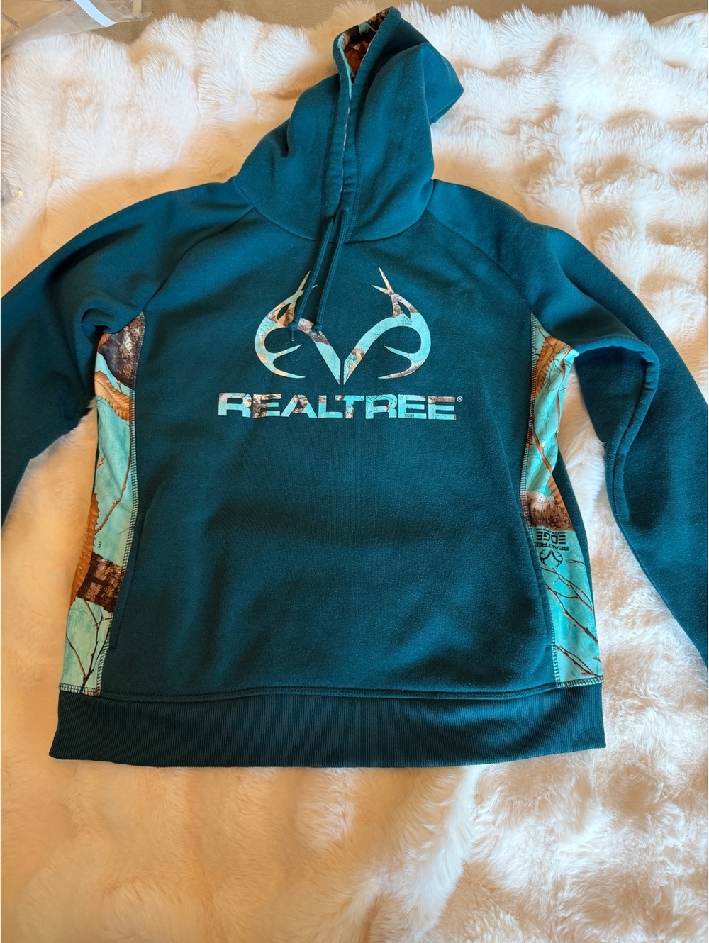 Realtree womens Medium Polyester Hoodie with Camouflage Accents